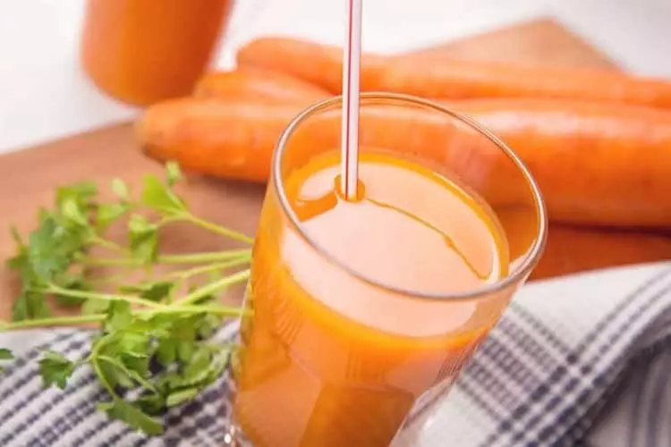 Zanahoria en ayunas contra la colitis