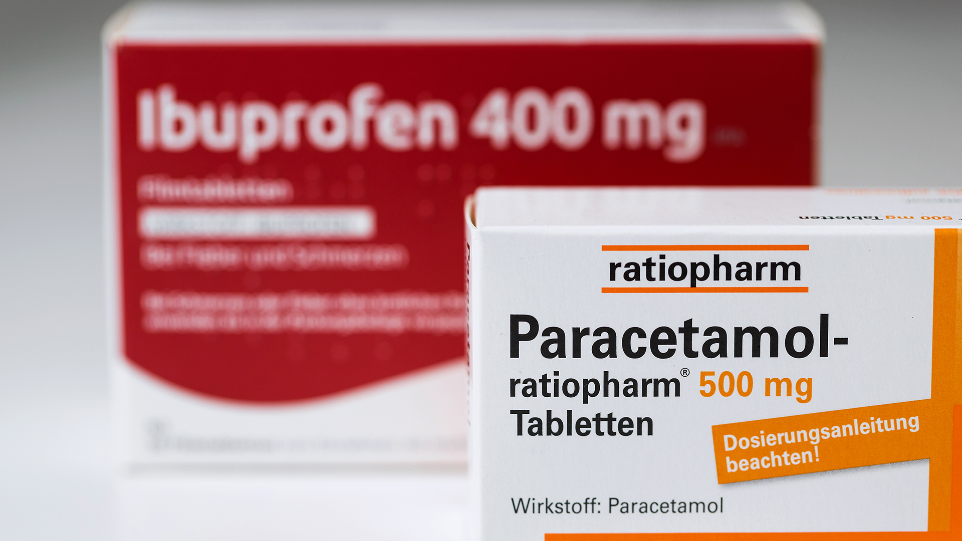 ¿Cuál Es La Diferencia Entre El Paracetamol Y El Ibuprofeno?.