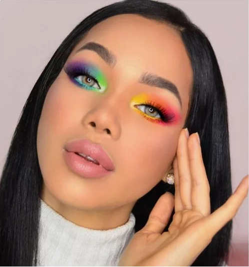Celebra el mes del orgullo LGBT+ con maquillaje arco&iacute;ris