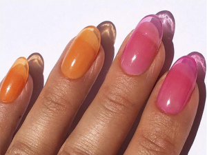 Manicure transparente